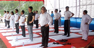 The Governor of Arunachal Pradesh Shri JP Rajkhowa accompanied by the Union Minister of State (Home) Shri Kiren Rijiju took part in the Yoga session conducted at Indira Gandhi Park, Itanagar on 21st June 2016.